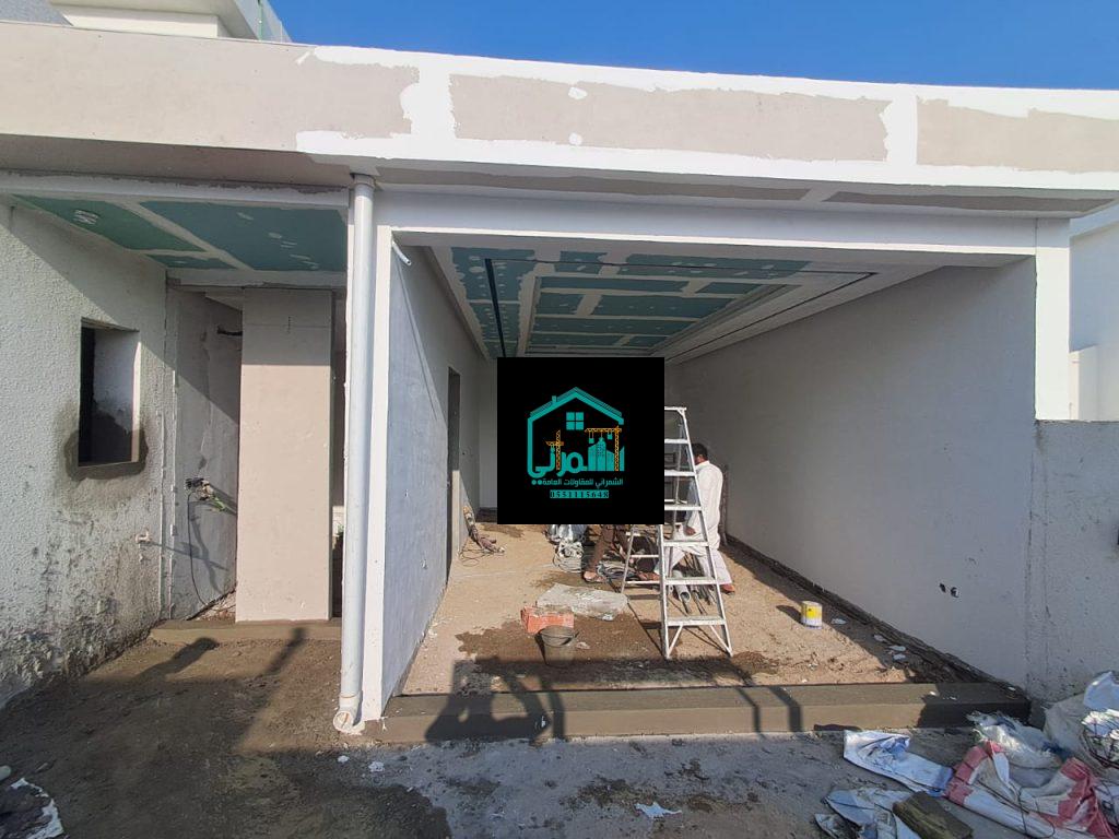 خط إنتاج ساندوتش بانل PU داخل مصنع ساندوتش بانل جدة بجودة تصنيع عالية.